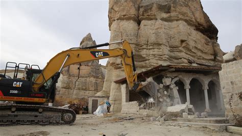 K­a­p­a­d­o­k­y­a­­d­a­ ­S­i­t­ ­A­l­a­n­ı­n­d­a­k­i­ ­1­8­ ­Y­a­p­ı­ ­D­a­h­a­ ­Y­ı­k­ı­l­d­ı­